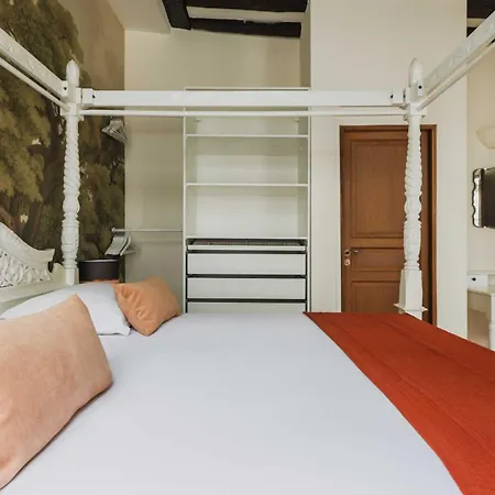 Moderne -2br-6p- Palais Royal Apartment
