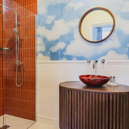 Moderne -2br-6p- Palais Royal Apartment